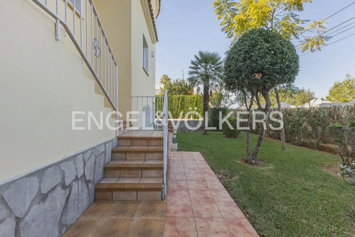 Chalet de 6 habitaciones en Dénia en venta con piscina garaje - 695.000 € (Ref: 9898046)