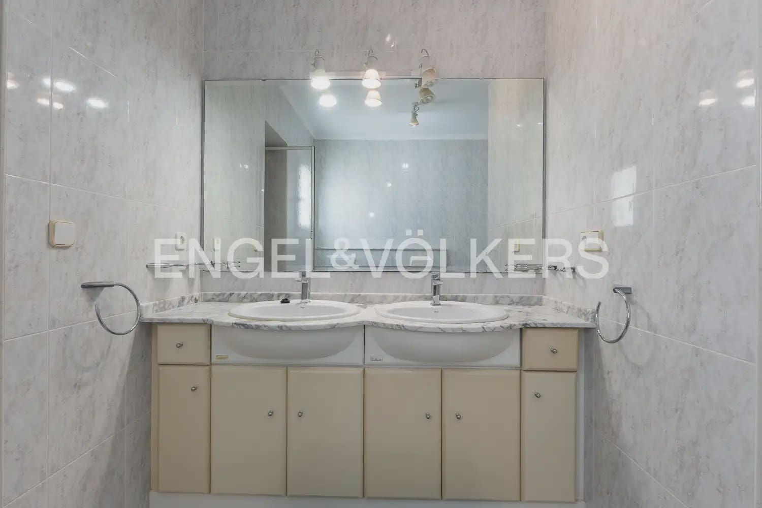 Chalet de 6 habitaciones en Dénia en venta con piscina garaje - 695.000 € (Ref: 9898046)