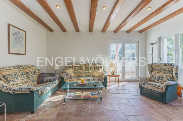Chalet de 6 habitaciones en El Montgó, Dénia en venta con piscina garaje - 695.000 € (Ref: 9898046)