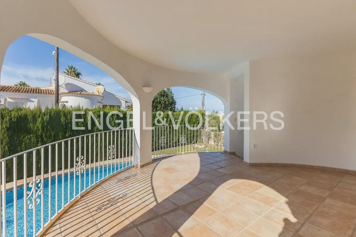 Chalet de 6 habitaciones en Dénia en venta con piscina garaje - 695.000 € (Ref: 9898046)