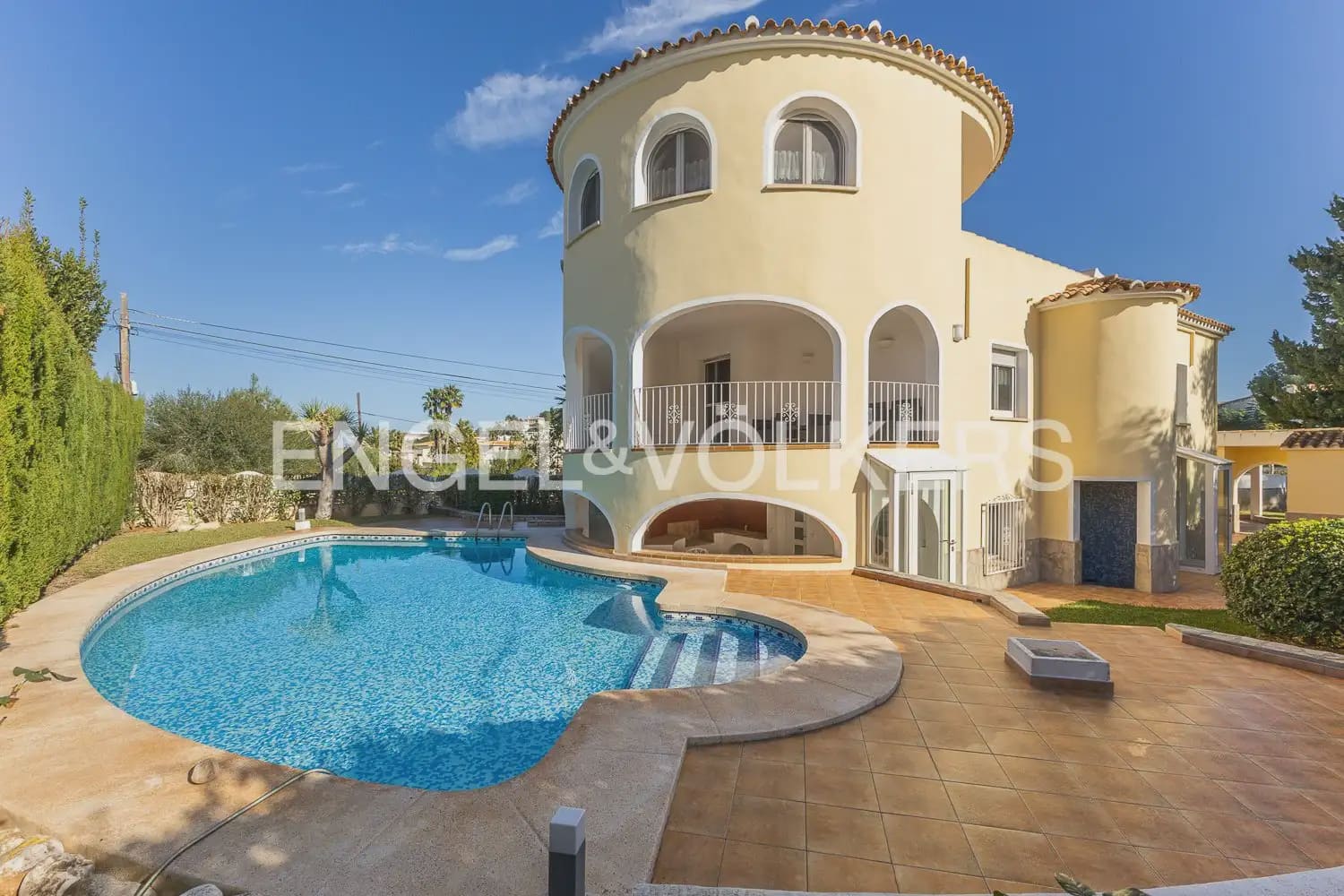 Chalet de 6 habitaciones en Dénia en venta con piscina garaje - 695.000 € (Ref: 9898046)