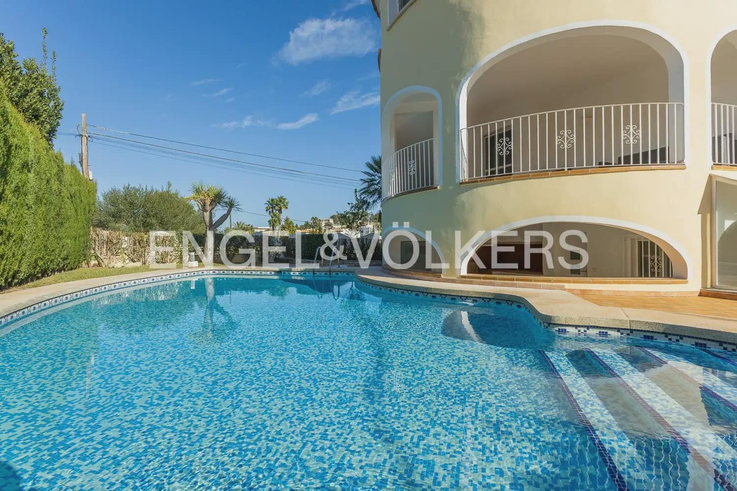 Chalet de 6 habitaciones en Dénia en venta con piscina garaje - 695.000 € (Ref: 9898046)
