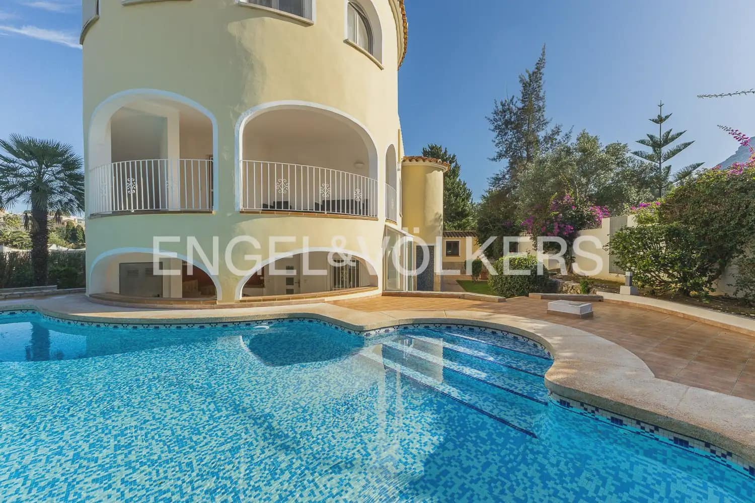 Chalet de 6 habitaciones en Dénia en venta con piscina garaje - 695.000 € (Ref: 9898046)