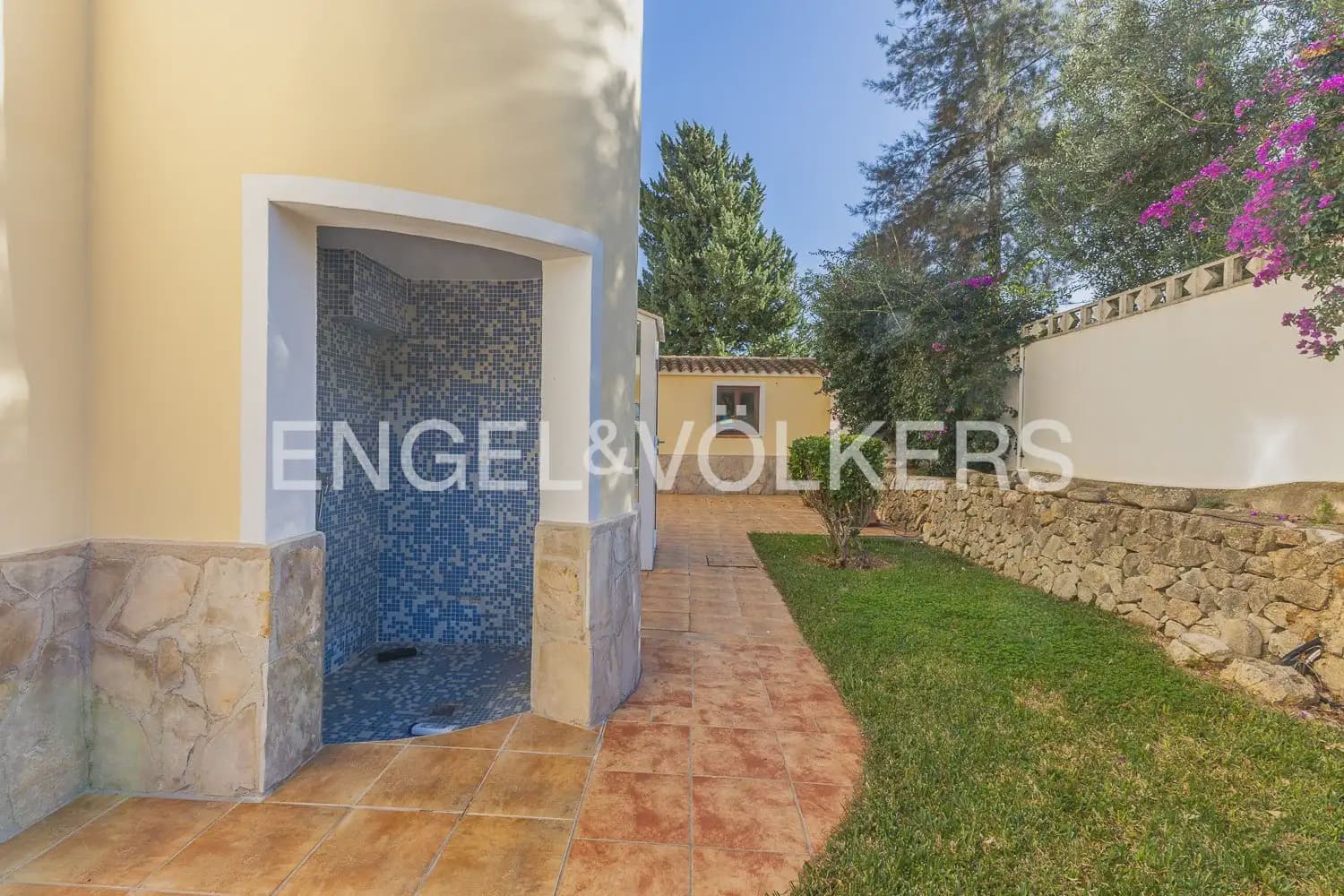 Chalet de 6 habitaciones en Dénia en venta con piscina garaje - 695.000 € (Ref: 9898046)