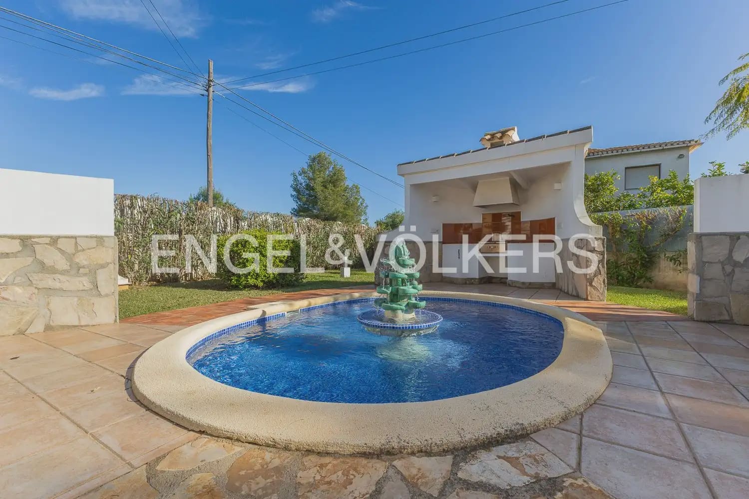 Chalet de 6 habitaciones en Dénia en venta con piscina garaje - 695.000 € (Ref: 9898046)