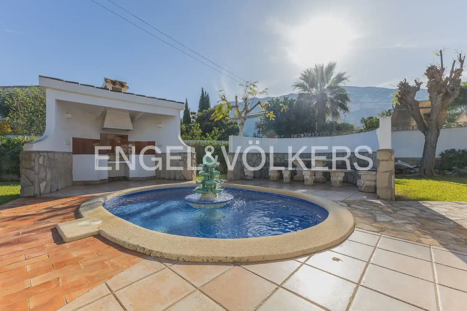 Chalet de 6 habitaciones en Dénia en venta con piscina garaje - 695.000 € (Ref: 9898046)
