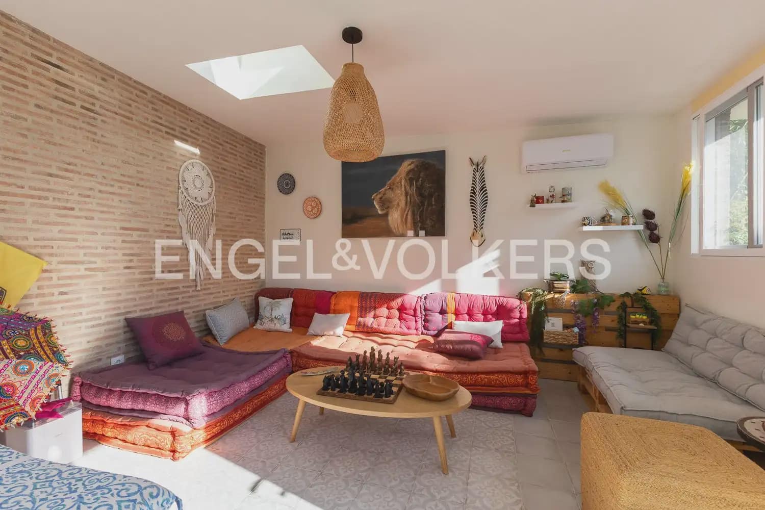3 bedroom Villa for sale in Riba-roja de Turia with pool garage - € 680,000 (Ref: 9898049)