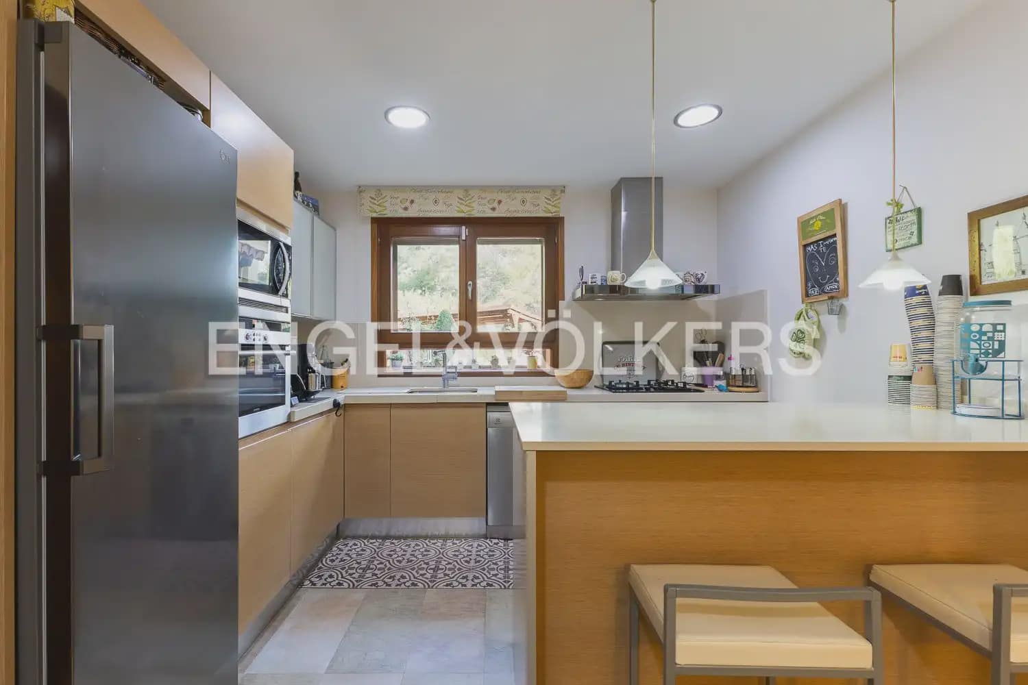 3 bedroom Villa for sale in Riba-roja de Turia with pool garage - € 680,000 (Ref: 9898049)