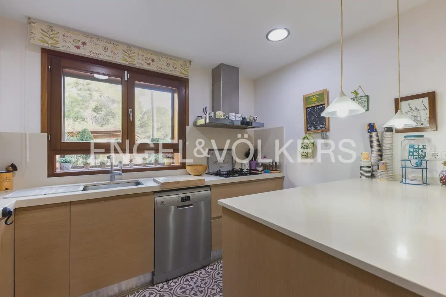 3 bedroom Villa for sale in Riba-roja de Turia with pool garage - € 680,000 (Ref: 9898049)