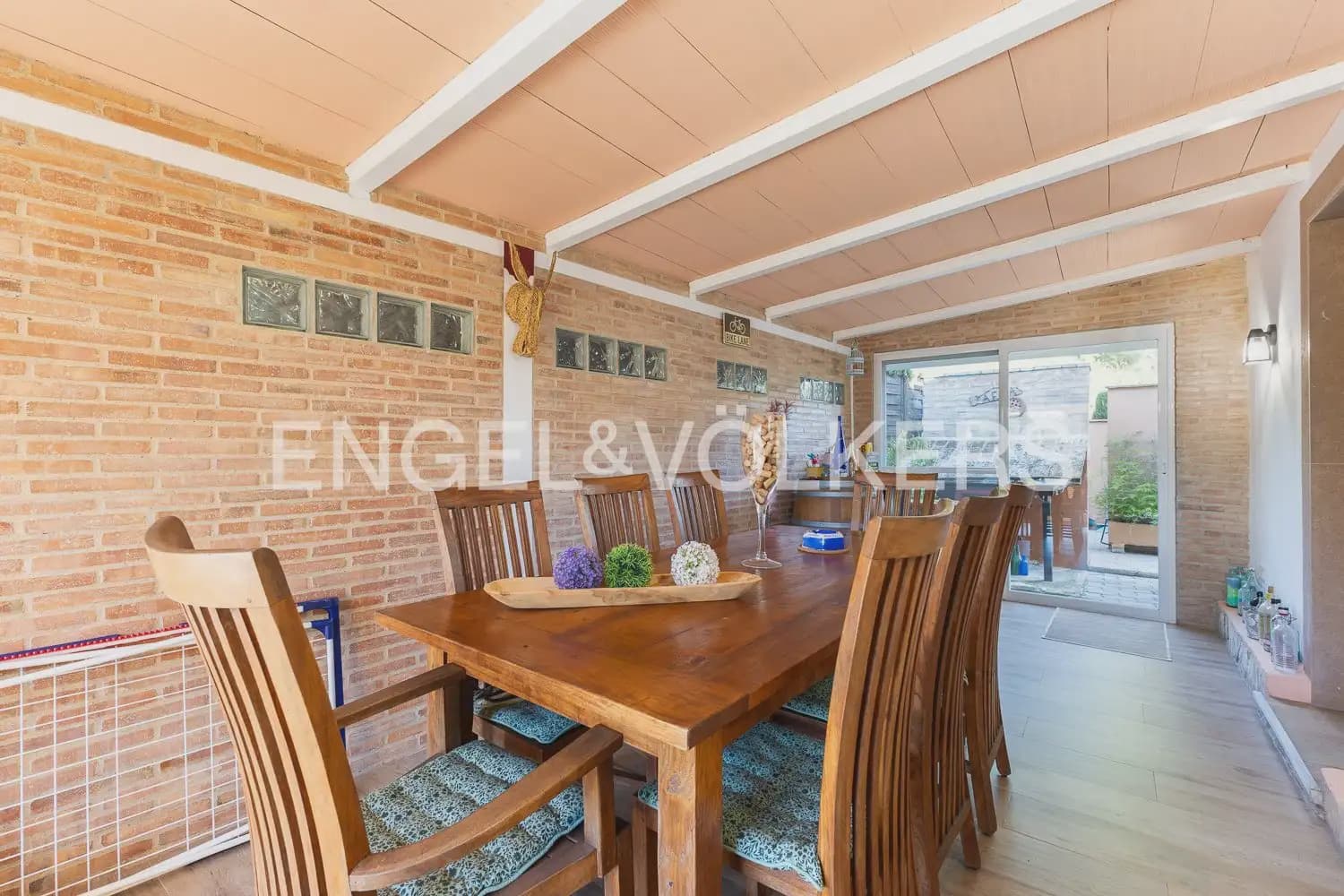 3 bedroom Villa for sale in Riba-roja de Turia with pool garage - € 680,000 (Ref: 9898049)