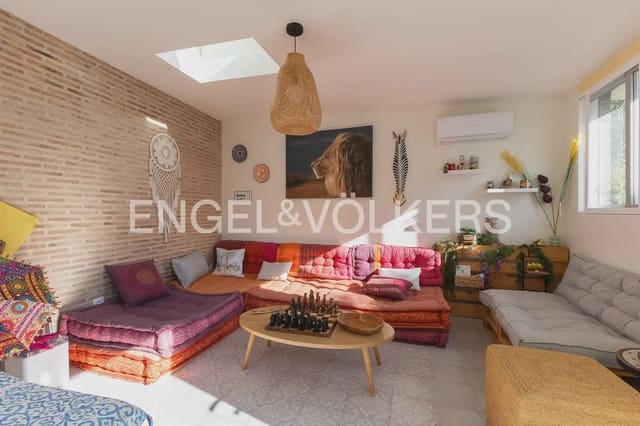 3 bedroom Villa for sale in Riba-roja de Túria with pool garage - € 680,000 (Ref: 9898049)