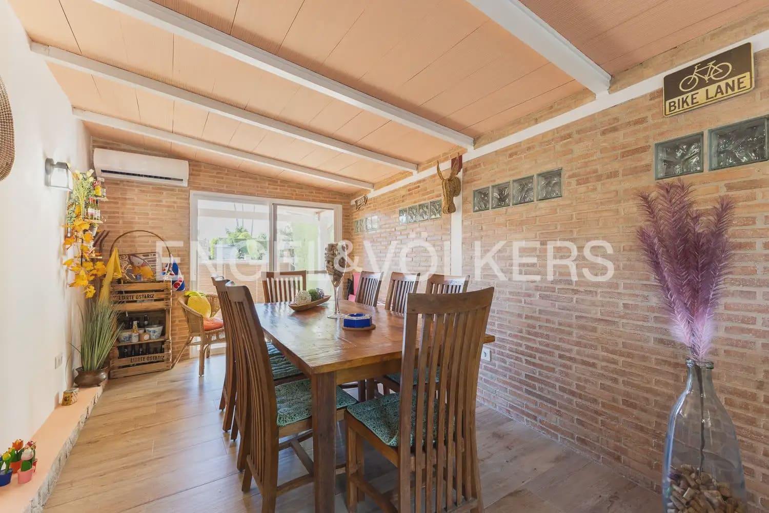 3 bedroom Villa for sale in Riba-roja de Turia with pool garage - € 680,000 (Ref: 9898049)