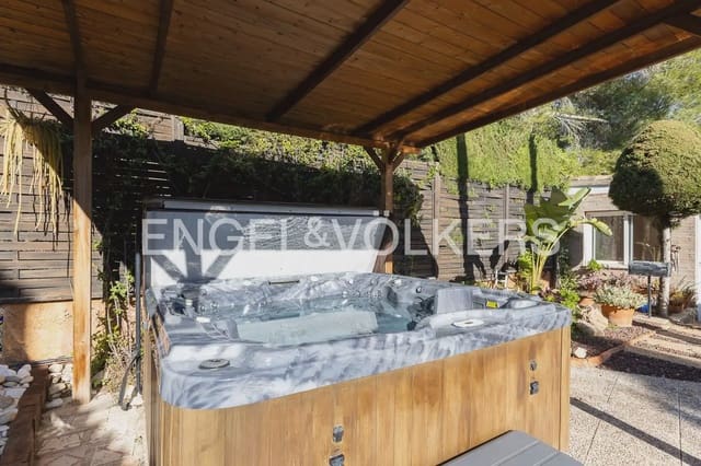 3 bedroom Villa for sale in Riba-roja de Túria with pool garage - € 680,000 (Ref: 9898049)