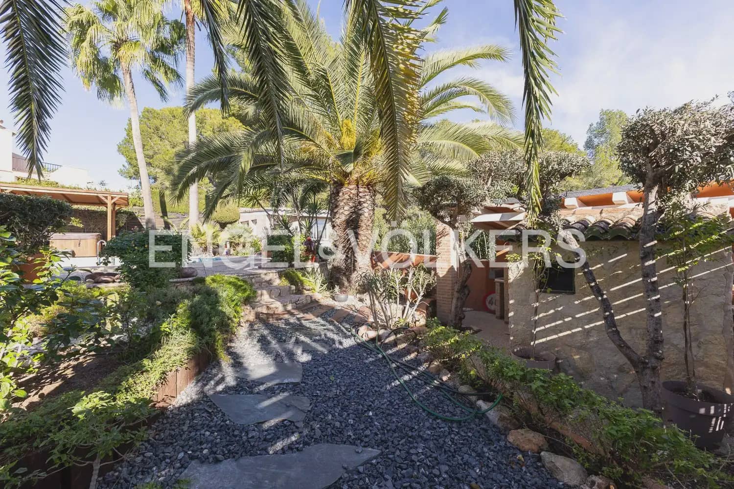 3 bedroom Villa for sale in Riba-roja de Turia with pool garage - € 680,000 (Ref: 9898049)