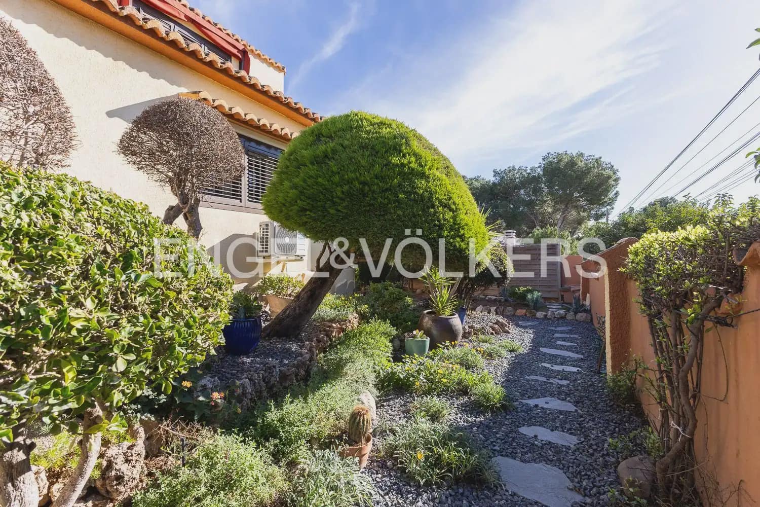 3 bedroom Villa for sale in Riba-roja de Turia with pool garage - € 680,000 (Ref: 9898049)