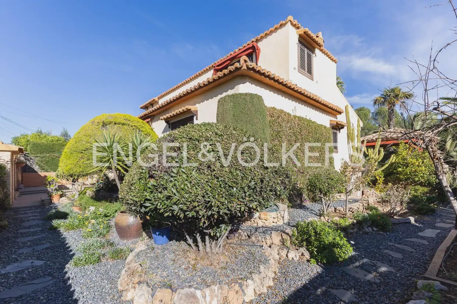 3 bedroom Villa for sale in Riba-roja de Turia with pool garage - € 680,000 (Ref: 9898049)