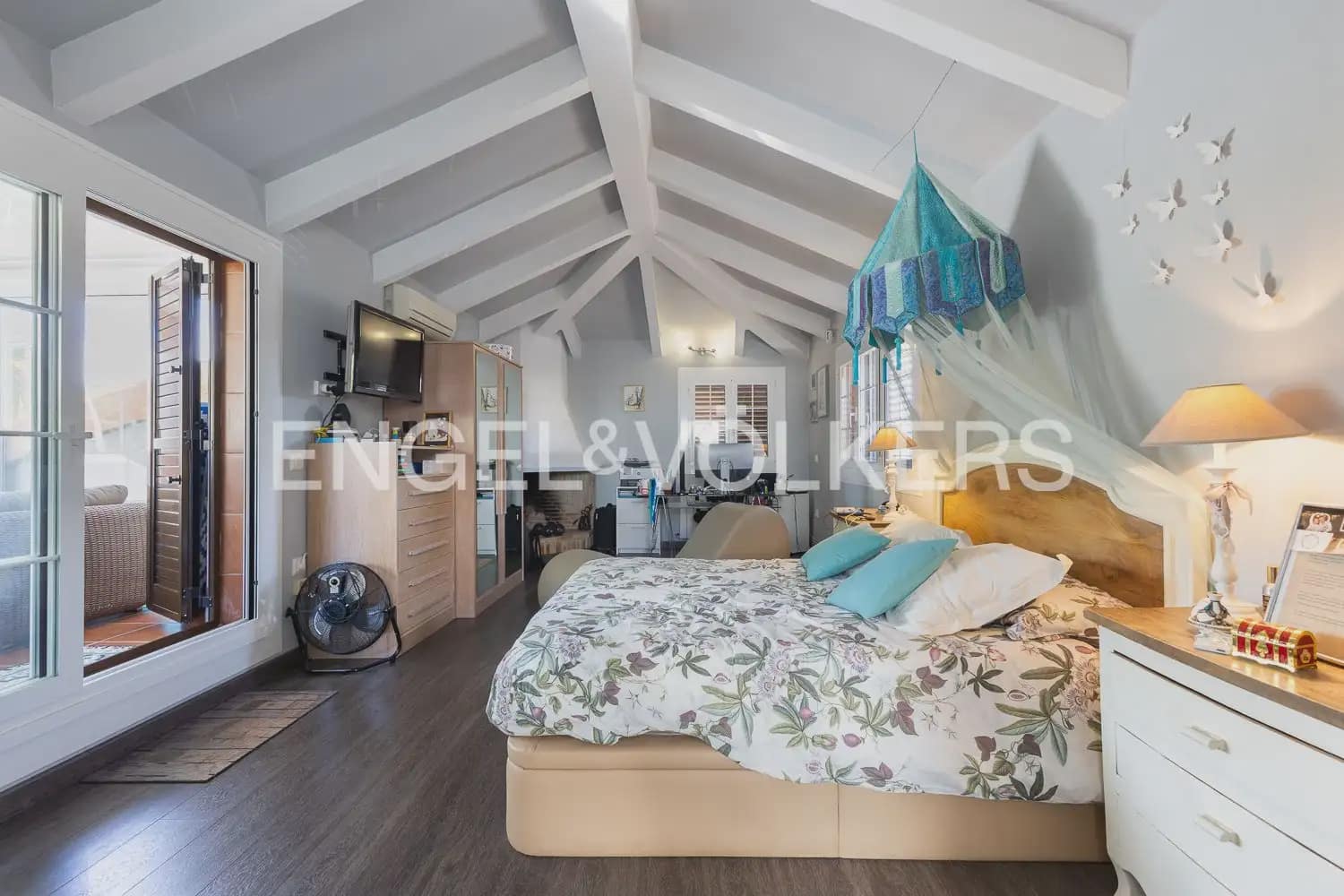 3 bedroom Villa for sale in Riba-roja de Turia with pool garage - € 680,000 (Ref: 9898049)