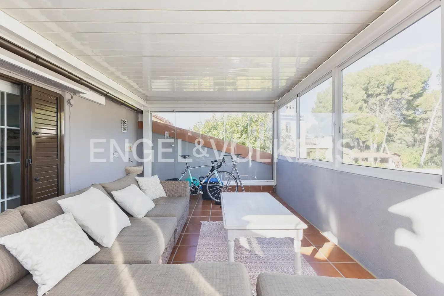 3 bedroom Villa for sale in Riba-roja de Turia with pool garage - € 680,000 (Ref: 9898049)