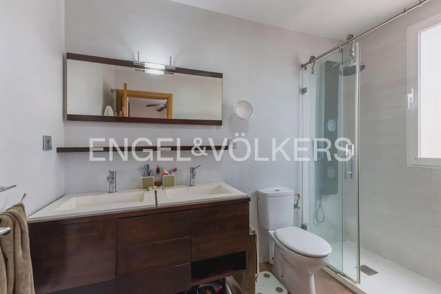 4 slaapkamer Halfvrijstaande villa te huur in Riba-roja de Turia met zwembad garage - € 2.500 (Ref: 9898050)