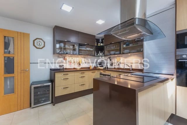 4 bedroom Semi-detached Villa for rent in Riba-roja de Túria with pool garage - € 2,500 (Ref: 9898050)