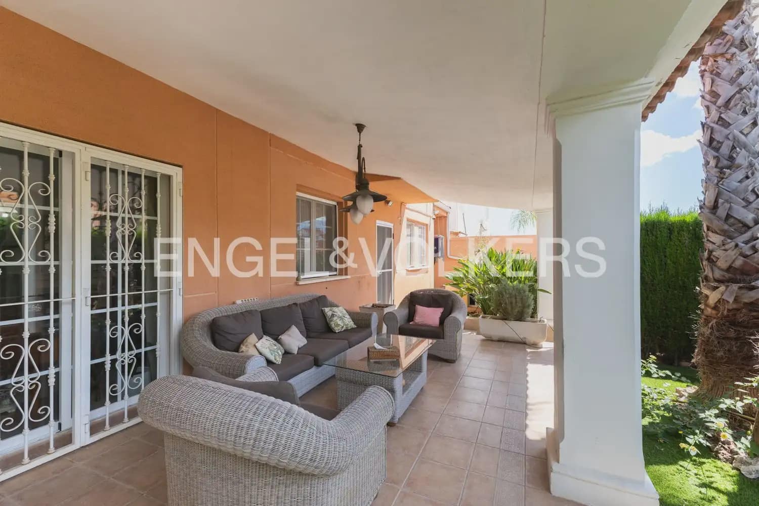 4 slaapkamer Halfvrijstaande villa te huur in Riba-roja de Turia met zwembad garage - € 2.500 (Ref: 9898050)