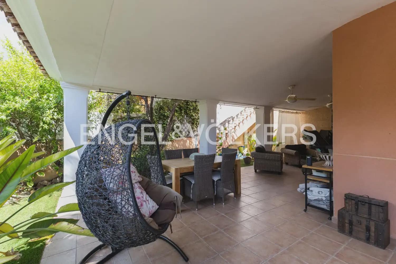 4 slaapkamer Halfvrijstaande villa te huur in Riba-roja de Turia met zwembad garage - € 2.500 (Ref: 9898050)