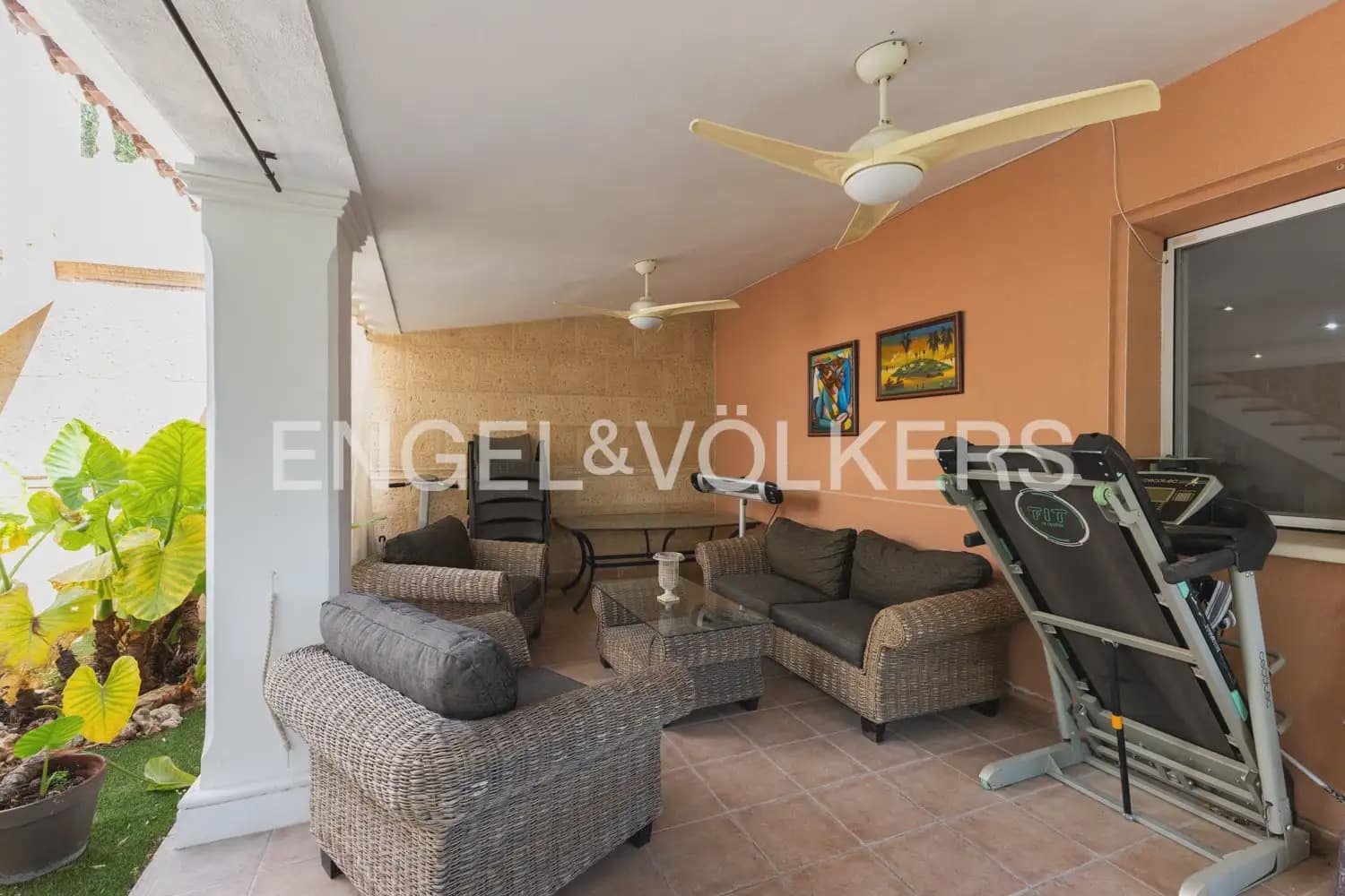 4 slaapkamer Halfvrijstaande villa te huur in Riba-roja de Turia met zwembad garage - € 2.500 (Ref: 9898050)
