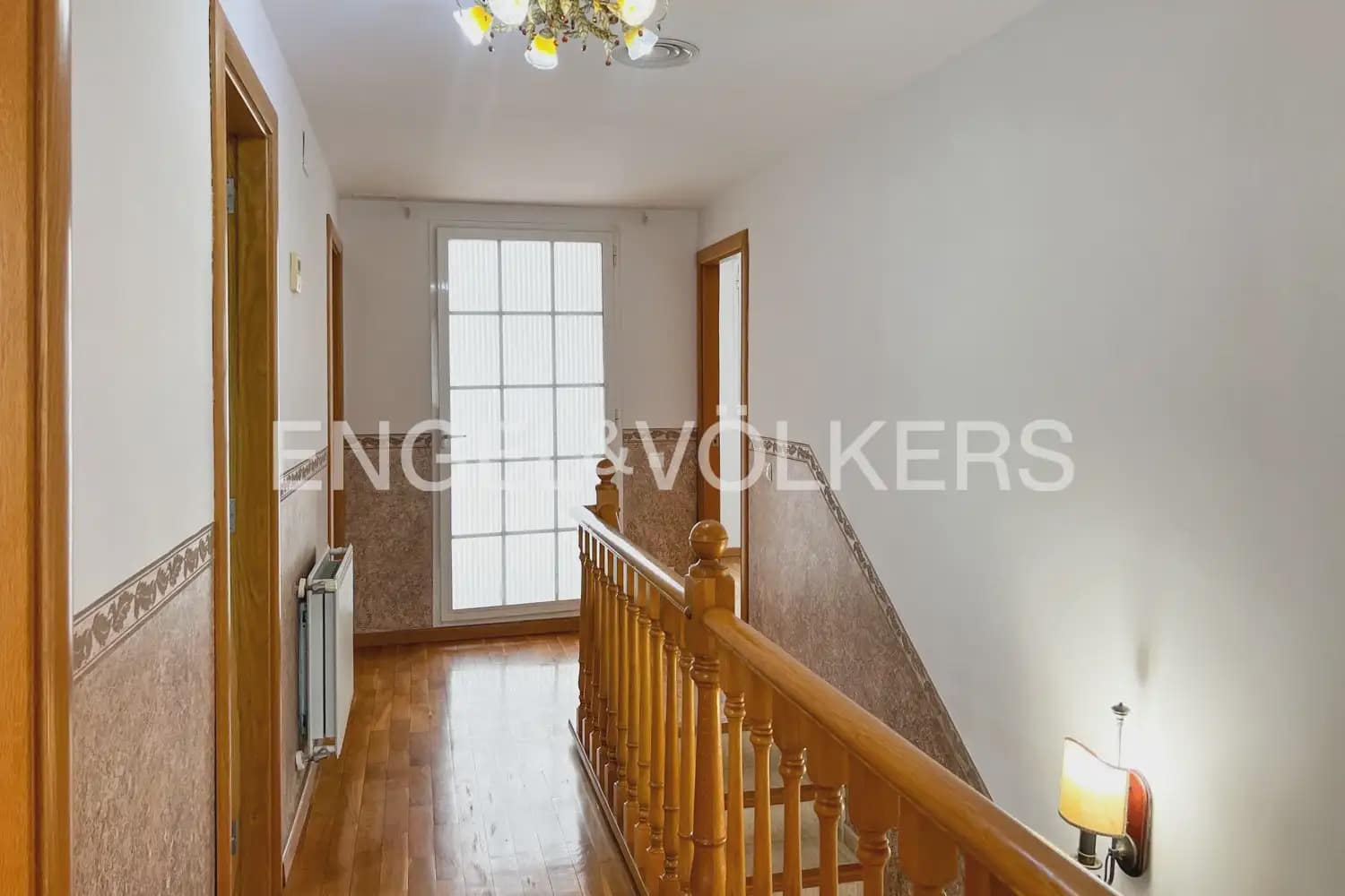 4 soverom Kjedet enebolig til leie i Riba-roja de Turia med svømmebasseng garasje - € 2 400 (Ref: 9898050)