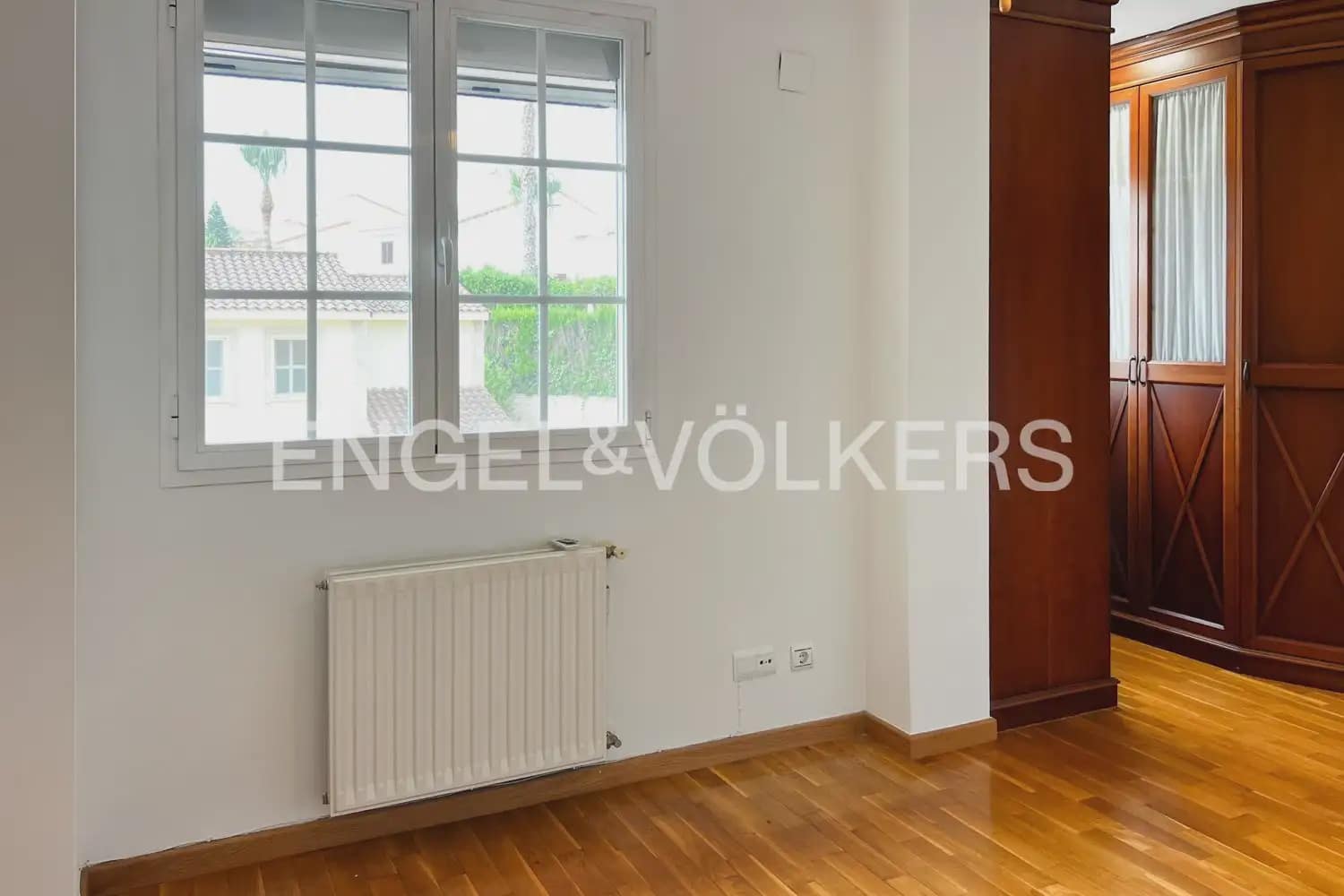 4 soverom Kjedet enebolig til leie i Riba-roja de Turia med svømmebasseng garasje - € 2 400 (Ref: 9898050)