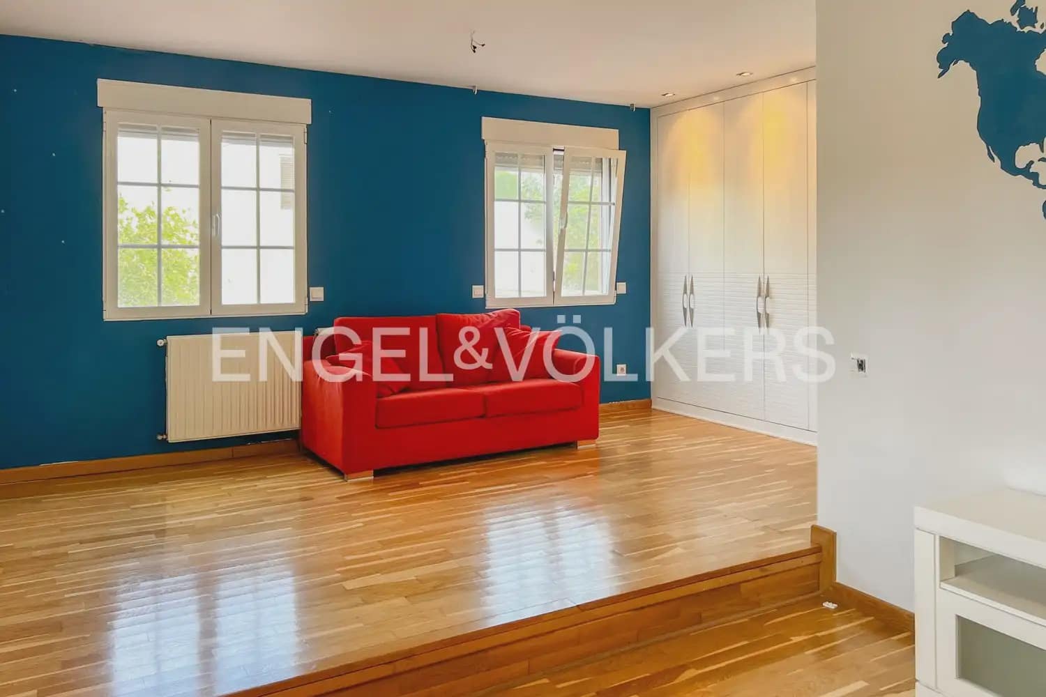 4 soverom Kjedet enebolig til leie i Riba-roja de Turia med svømmebasseng garasje - € 2 400 (Ref: 9898050)
