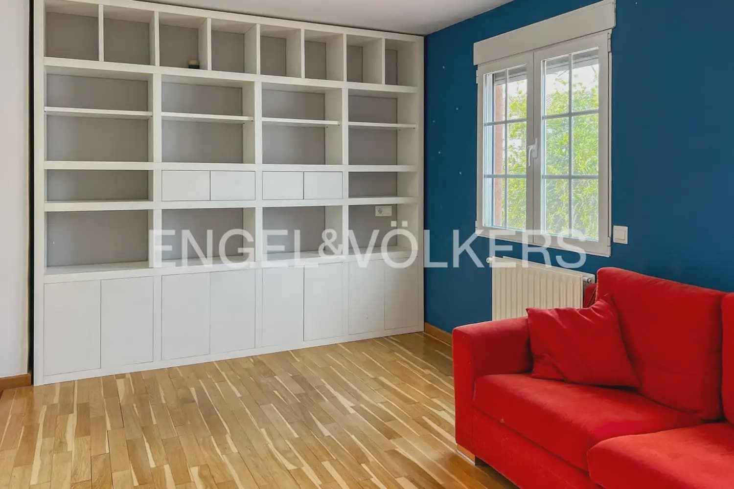 4 soverom Kjedet enebolig til leie i Riba-roja de Turia med svømmebasseng garasje - € 2 400 (Ref: 9898050)
