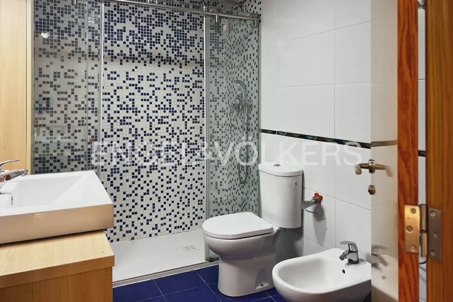 4 soverom Kjedet enebolig til leie i Riba-roja de Turia med svømmebasseng garasje - € 2 400 (Ref: 9898050)