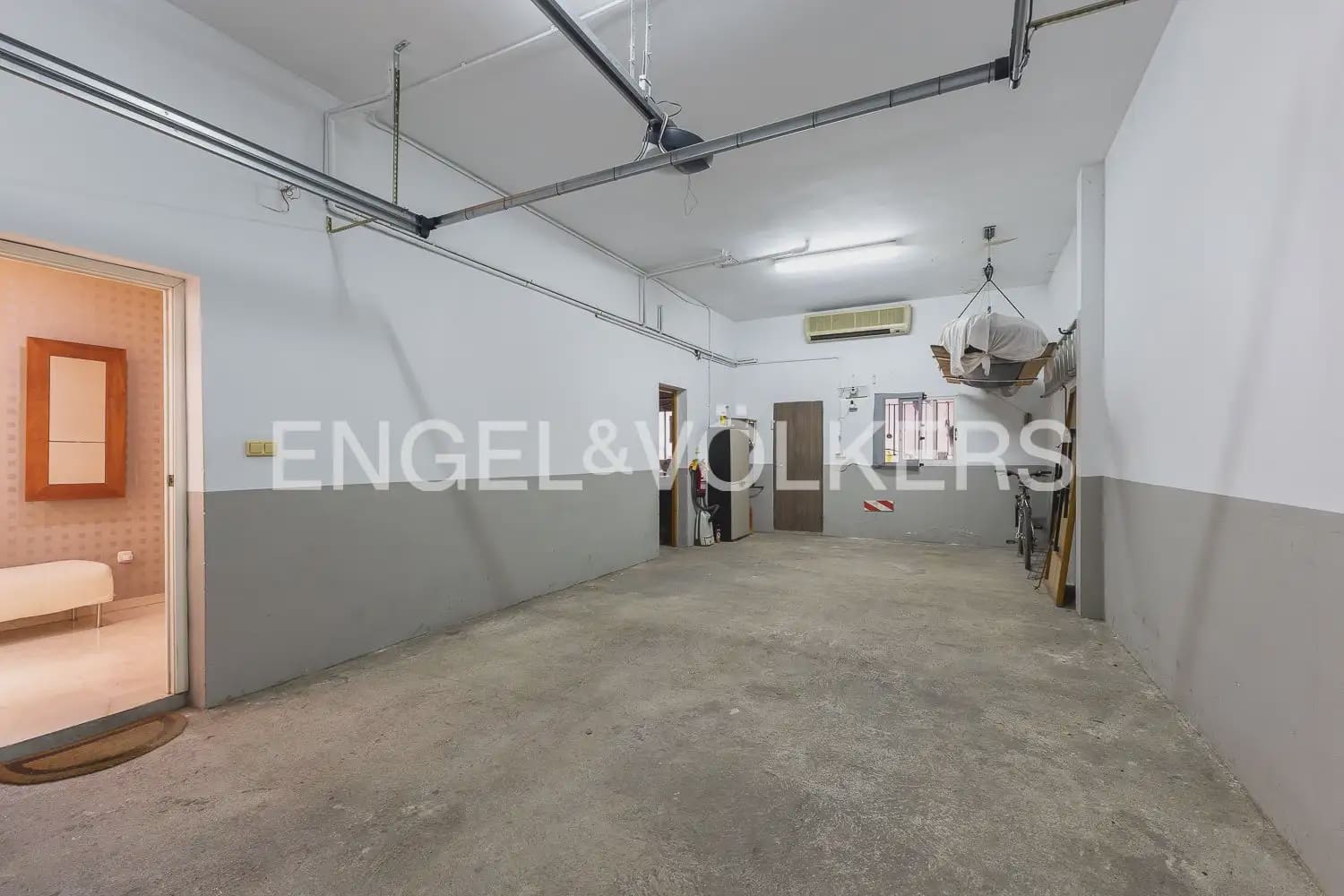 5 bedroom Townhouse for sale in Carlet with garage - € 225,000 (Ref: 9898053)