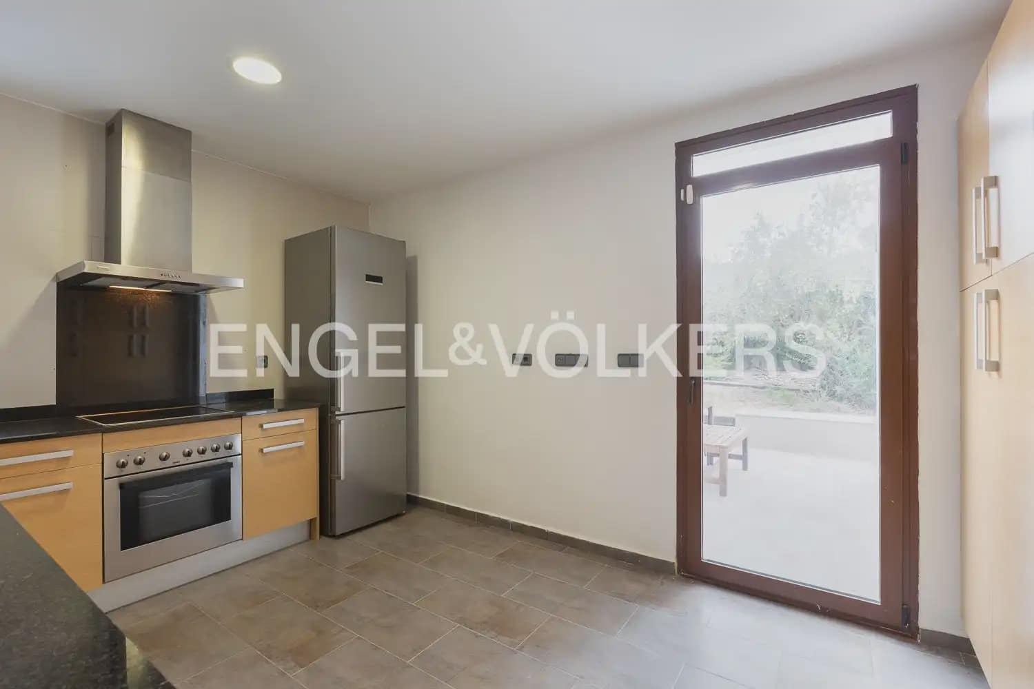 4 soveværelse Villa til salg i Chiva med garage - € 475.000 (Ref: 9898054)