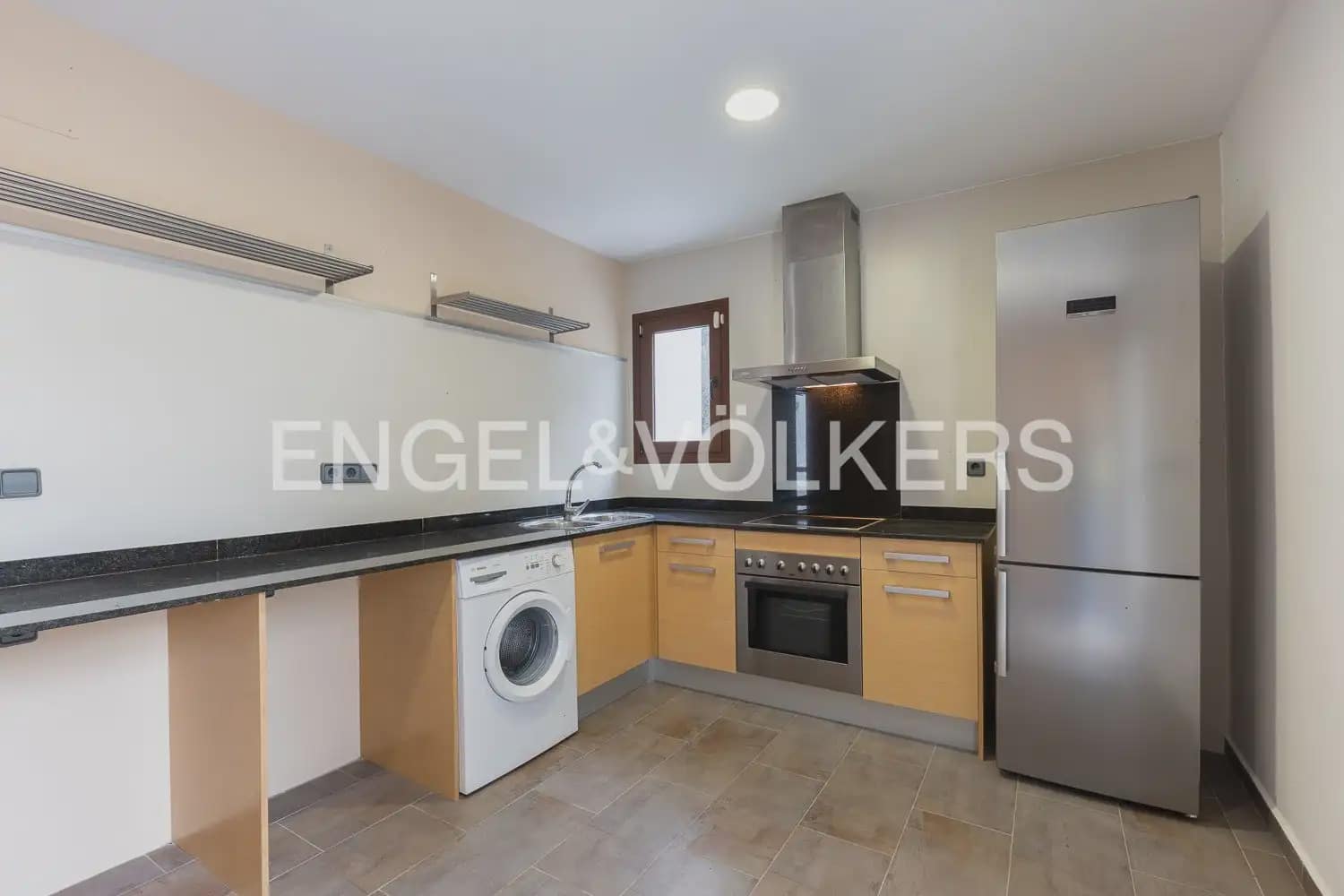 4 soveværelse Villa til salg i Chiva med garage - € 475.000 (Ref: 9898054)