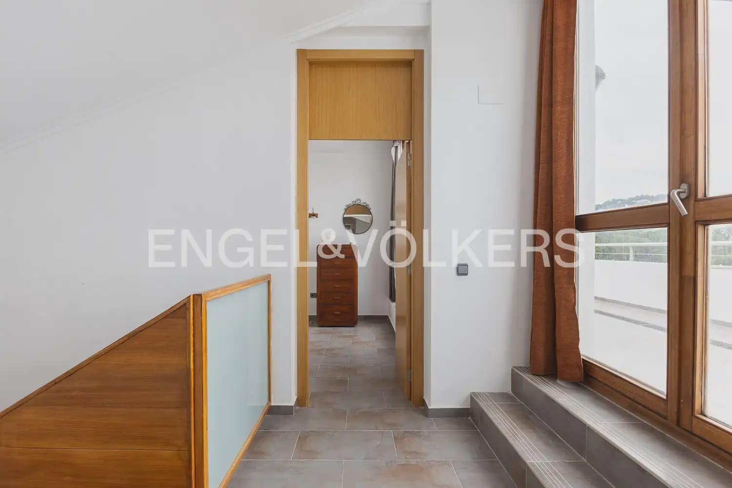 4 soveværelse Villa til salg i Chiva med garage - € 475.000 (Ref: 9898054)