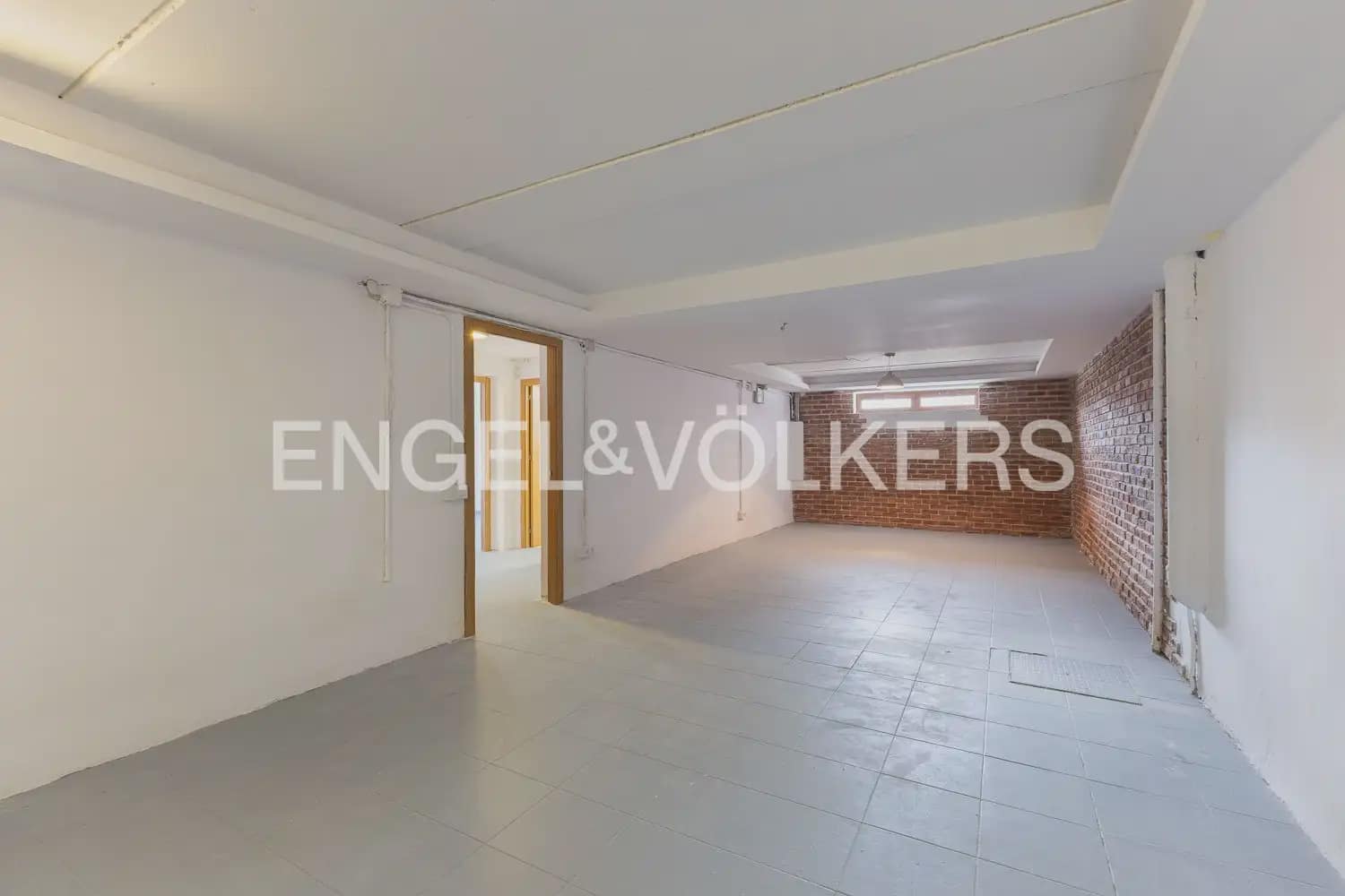 4 soveværelse Villa til salg i Chiva med garage - € 475.000 (Ref: 9898054)