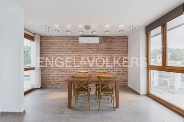 4 soveværelse Villa til salg i Chiva med garage - € 475.000 (Ref: 9898054)