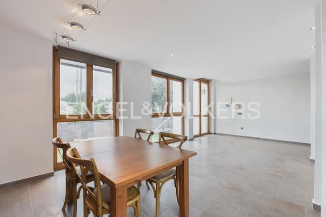 4 soveværelse Villa til salg i Chiva med garage - € 475.000 (Ref: 9898054)