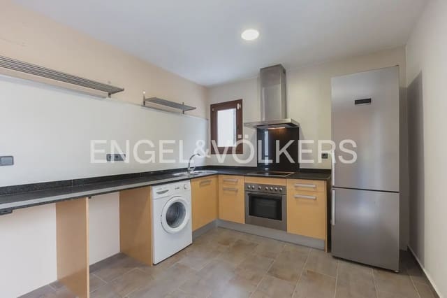 4 soveværelse Villa til salg i Chiva med garage - € 475.000 (Ref: 9898054)
