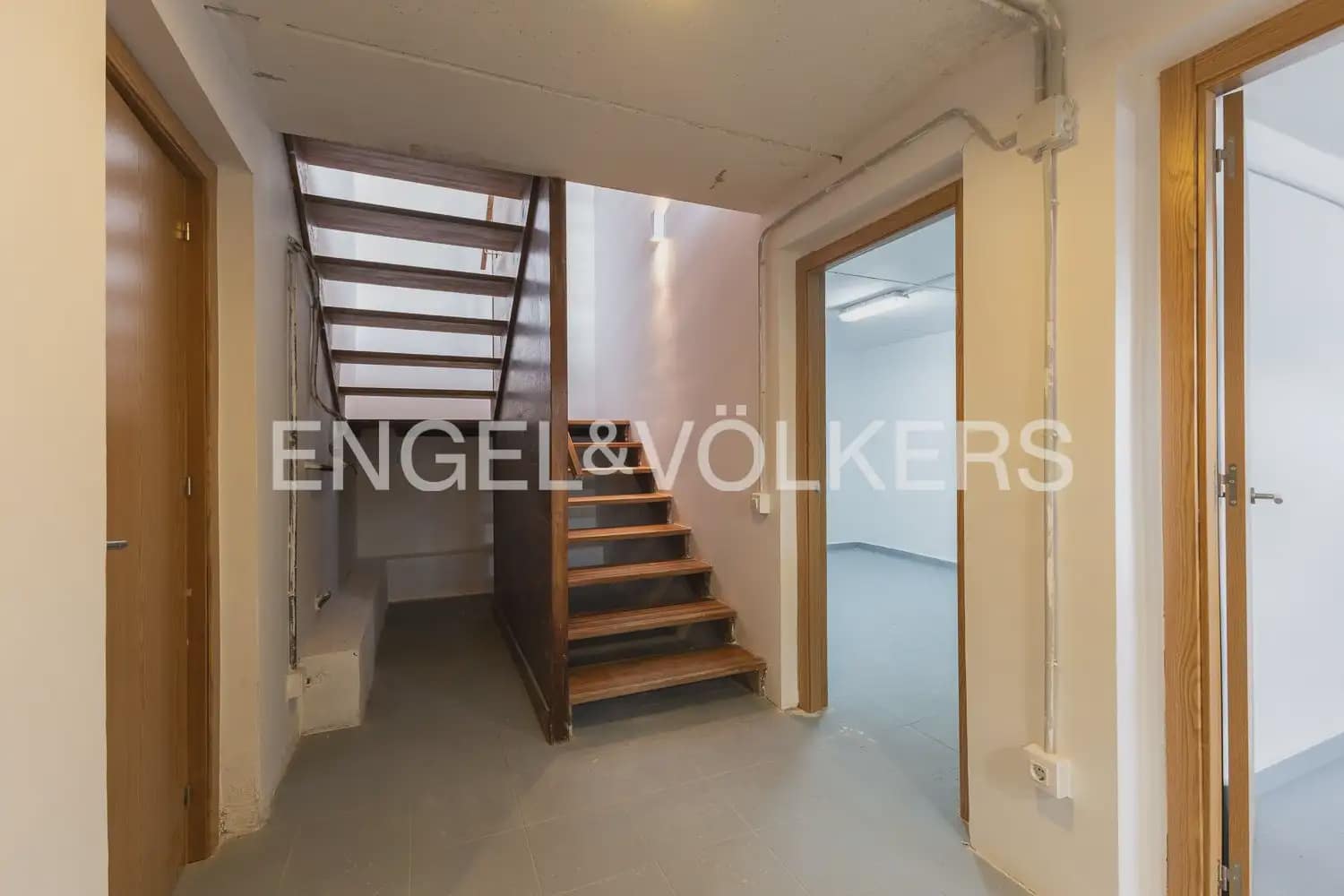 4 soveværelse Villa til salg i Chiva med garage - € 475.000 (Ref: 9898054)
