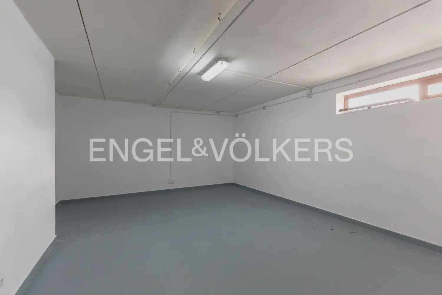 4 soveværelse Villa til salg i Chiva med garage - € 475.000 (Ref: 9898054)