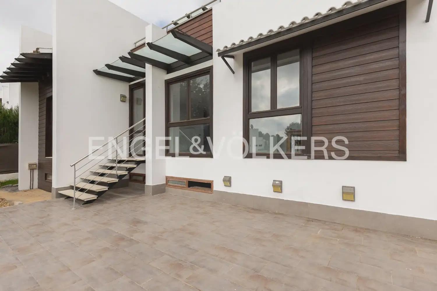 4 soveværelse Villa til salg i Chiva med garage - € 475.000 (Ref: 9898054)
