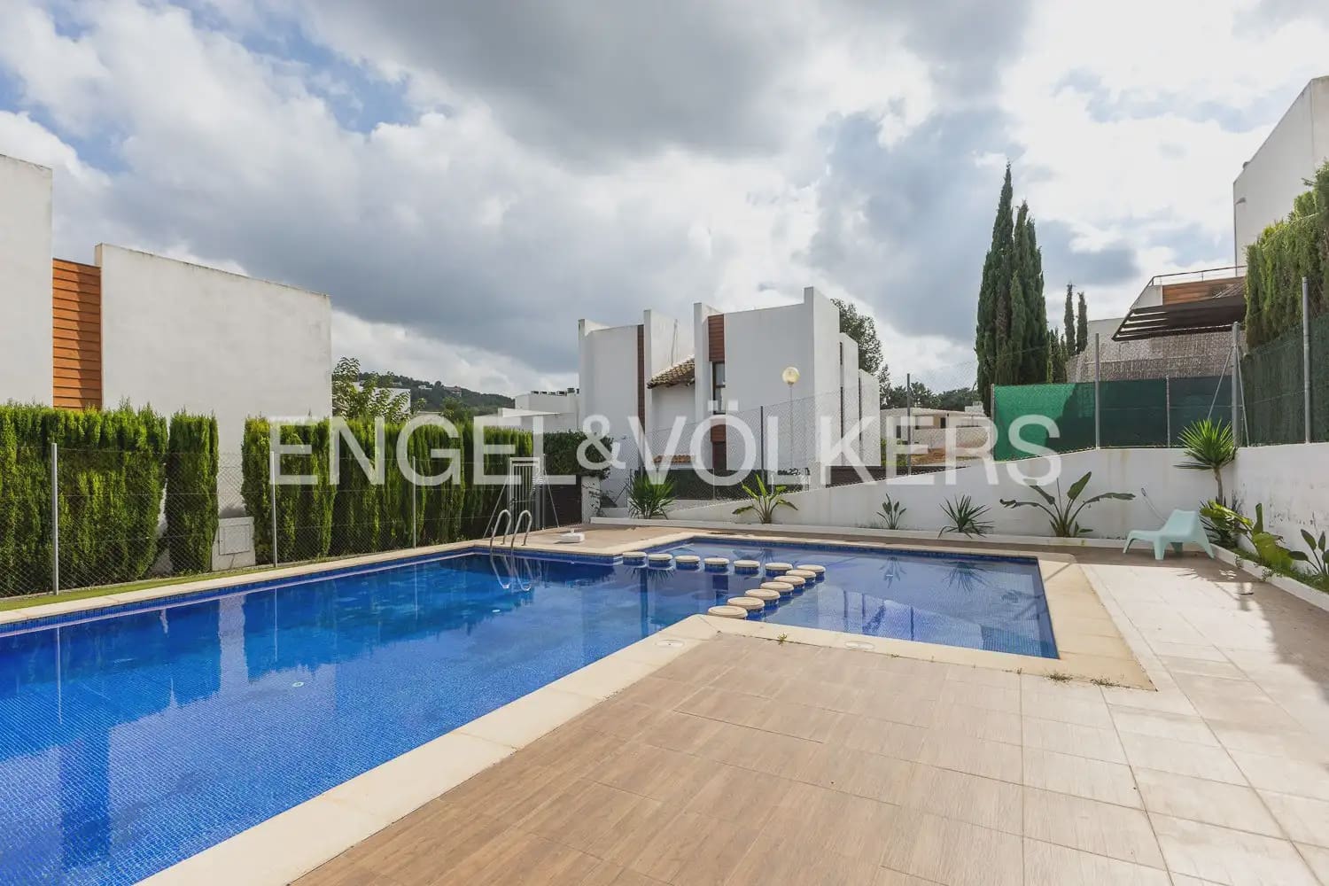 4 soveværelse Villa til salg i Chiva med garage - € 475.000 (Ref: 9898054)
