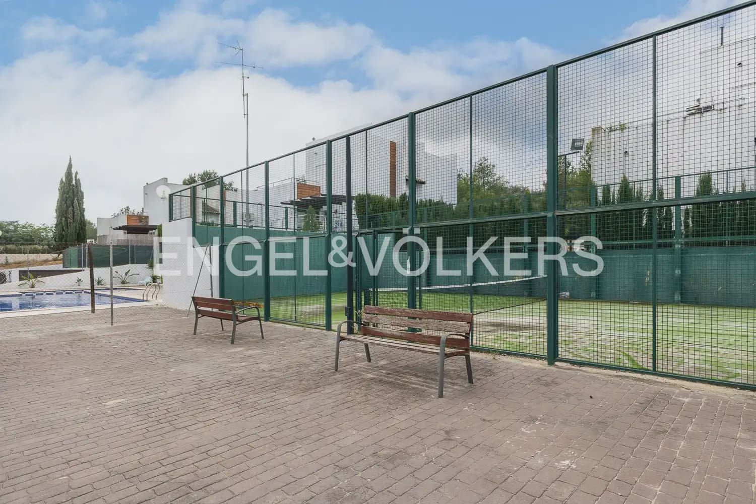 4 soveværelse Villa til salg i Chiva med garage - € 475.000 (Ref: 9898054)