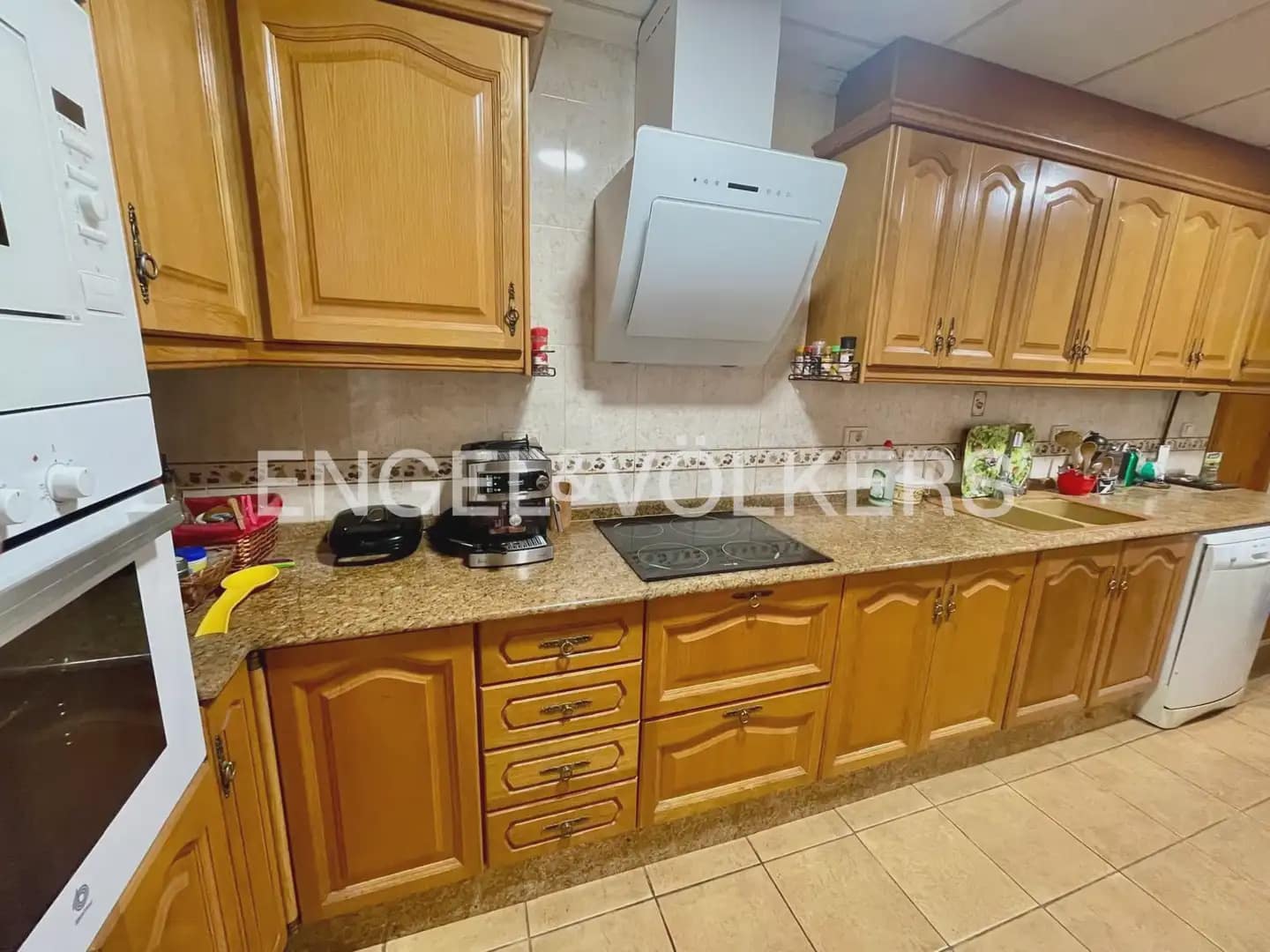 4 bedroom Villa for sale in Onda - € 230,000 (Ref: 9898055)