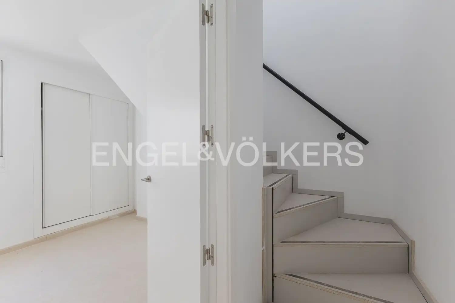 2 bedroom Penthouse for sale in Betxi with garage - € 194,000 (Ref: 9898056)
