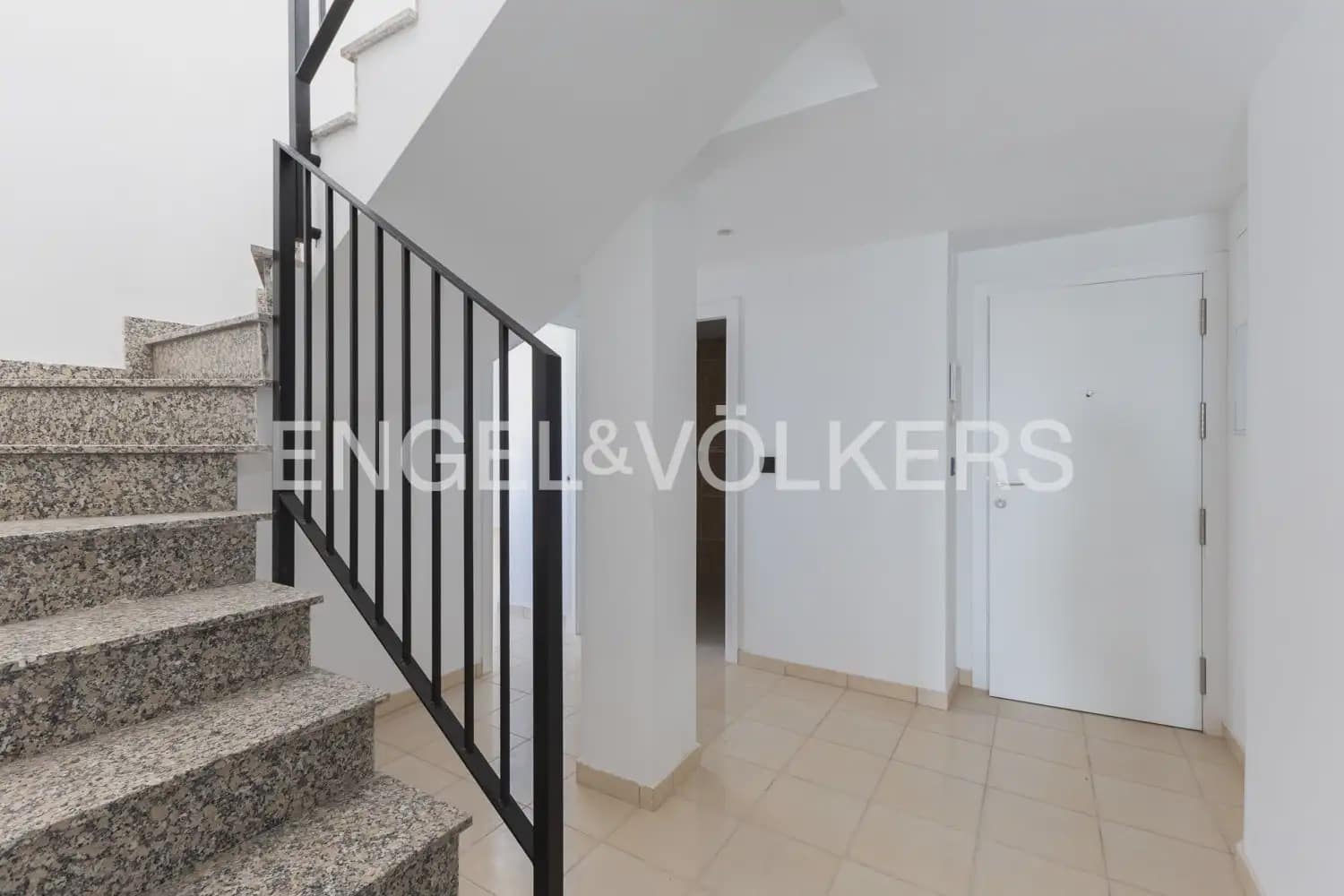 3 bedroom Penthouse for sale in La Vall d'Uixo with garage - € 212,000 (Ref: 9898057)