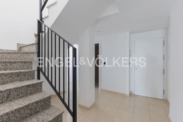 3 bedroom Penthouse for sale in La Vall d'Uixó with garage - € 212,000 (Ref: 9898057)