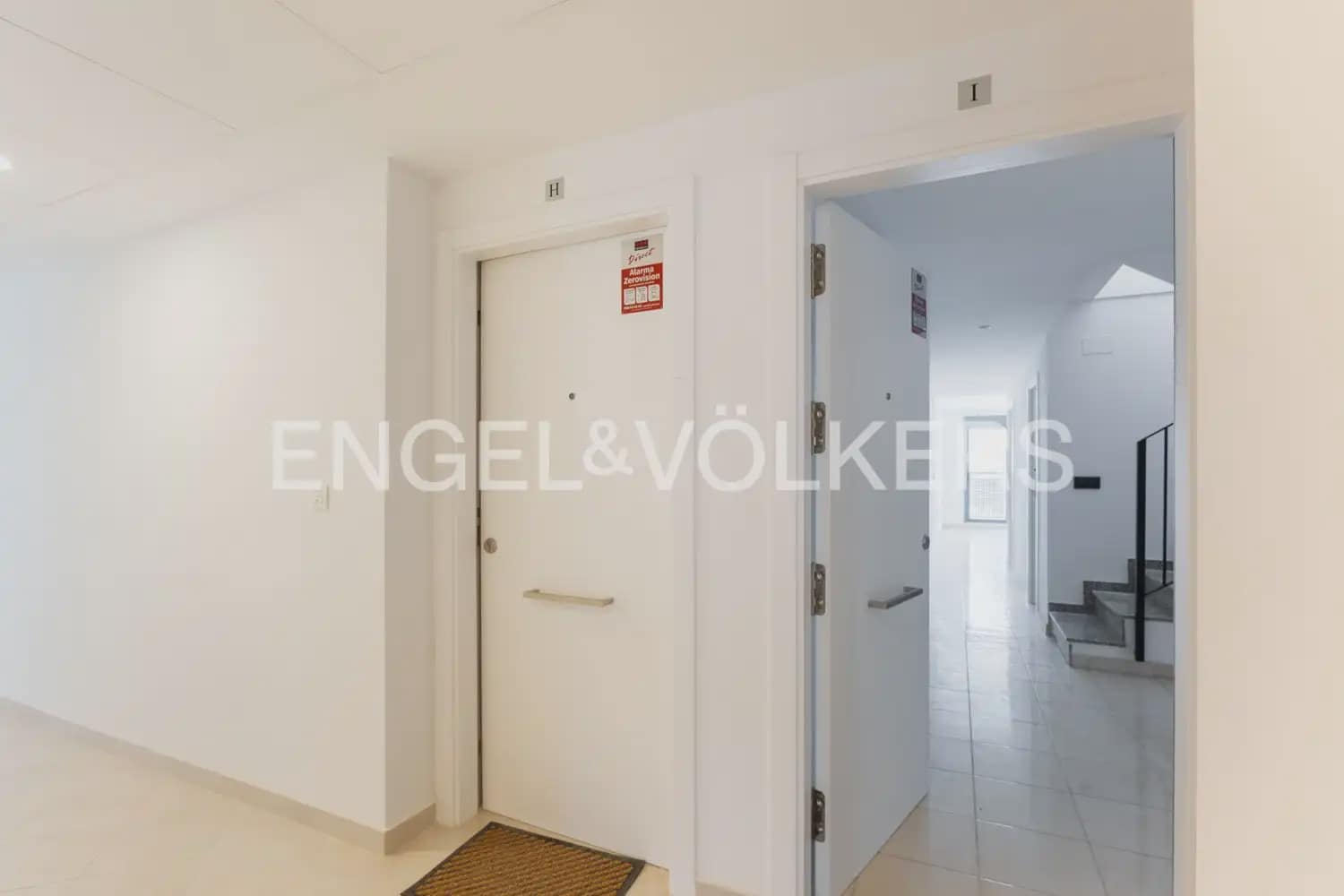 3 bedroom Penthouse for sale in La Vall d'Uixo with garage - € 212,000 (Ref: 9898057)